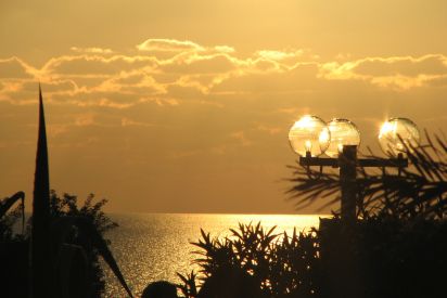 همسات على شاطئ الأحلام 