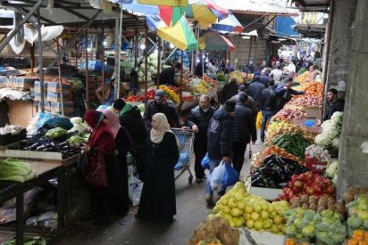 بين جشع الاحتكار وتآكل الدخل.. هل أصبحت مائدة رمضان 