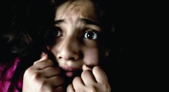 على طريقة أفلام الرعب يكبر الصغار